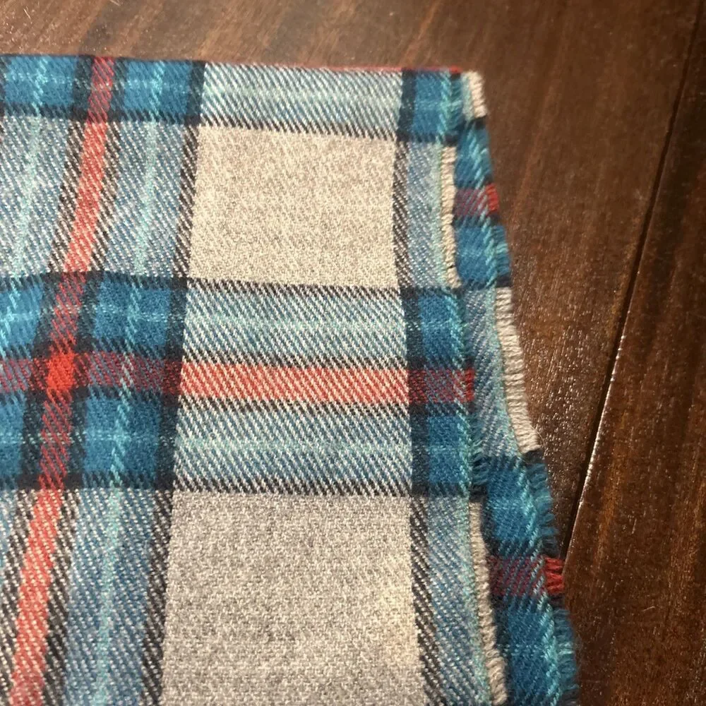 E490 Men's Old Navy Fringe Scarf Grey, Blue, Red Multi NWT 12